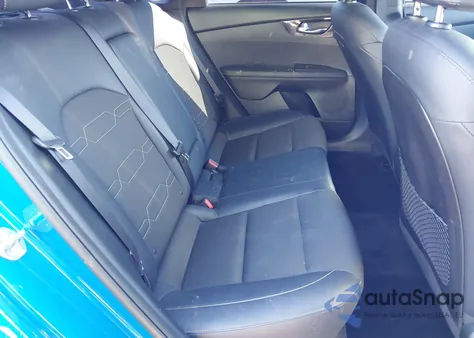 2023 Kia Forte Gt-Line z USA, uszkodzony, nr VIN 3KPF54AD0PE621728